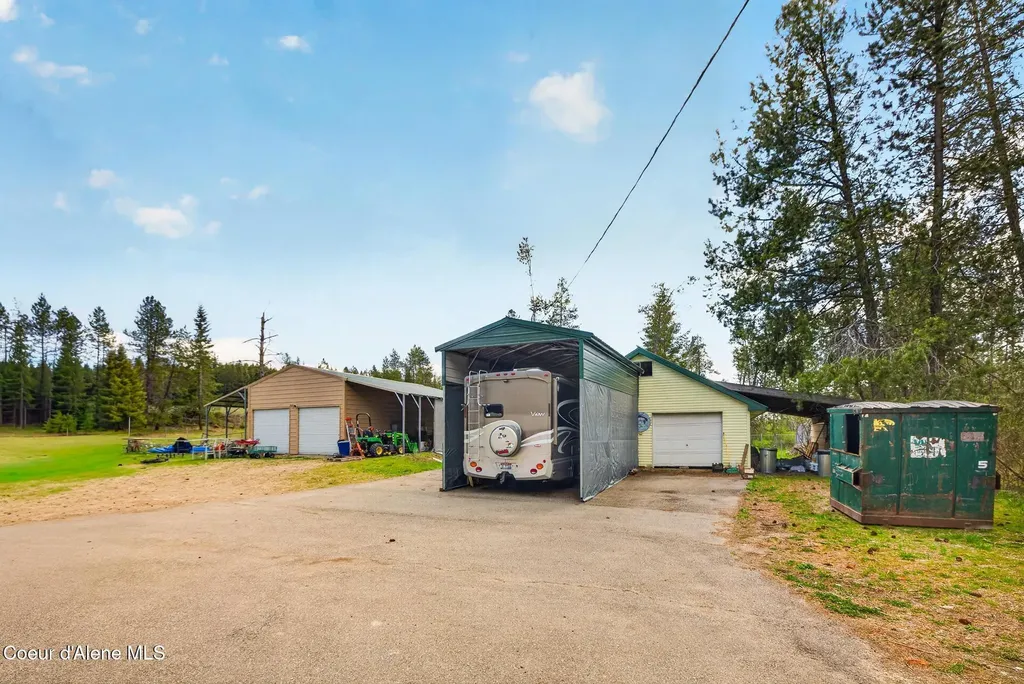 114 Bayview Road Athol ID 83801