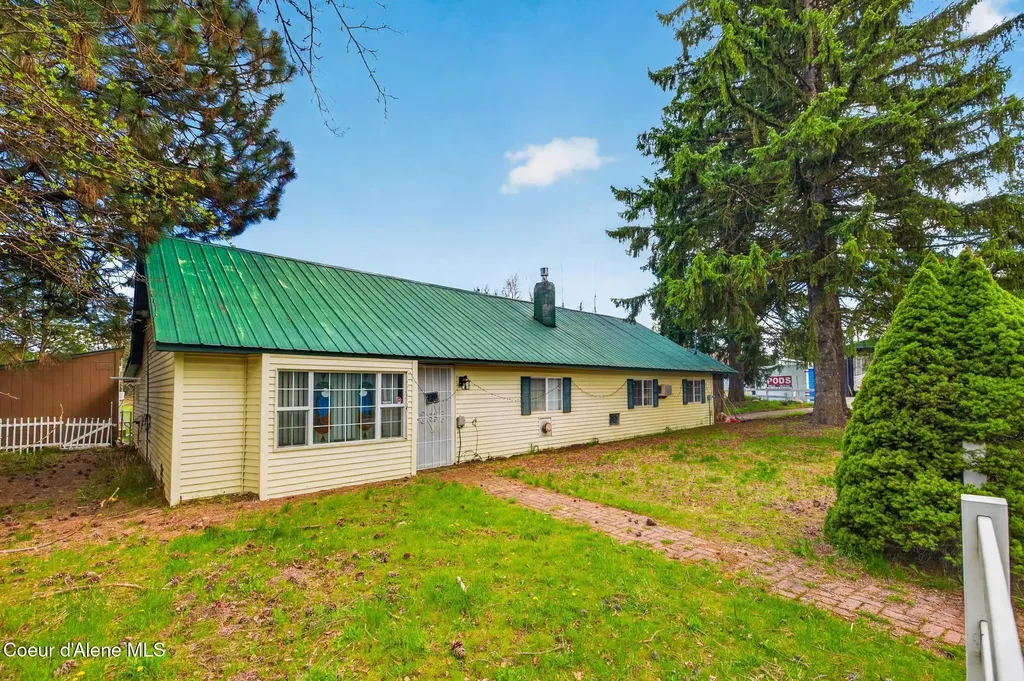 114 Bayview Road Athol ID 83801