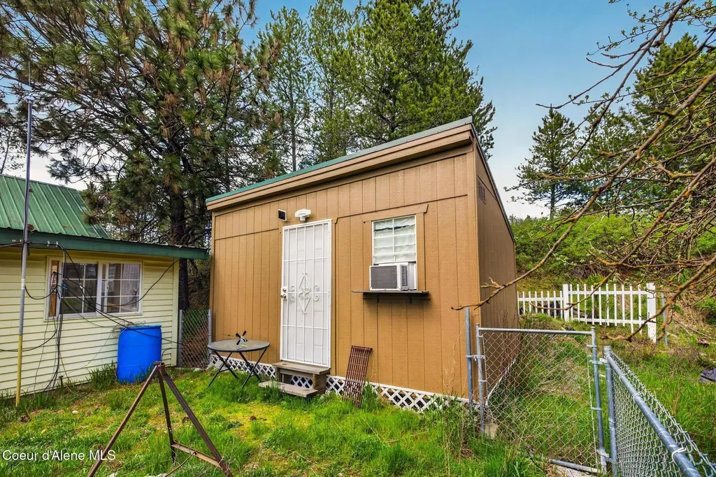 114 Bayview Road Athol ID 83801
