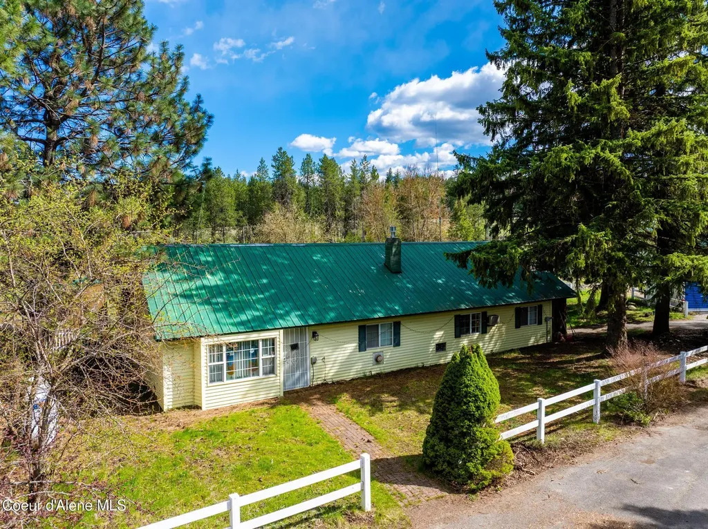 114 Bayview Road Athol ID 83801