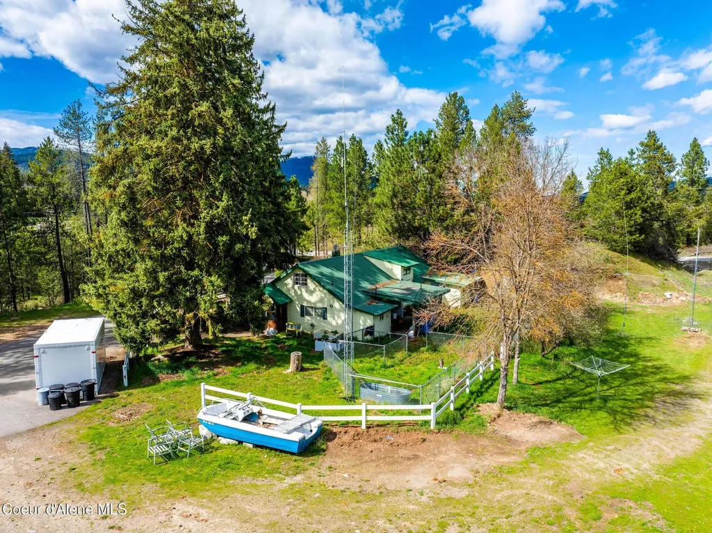 114 Bayview Road Athol ID 83801