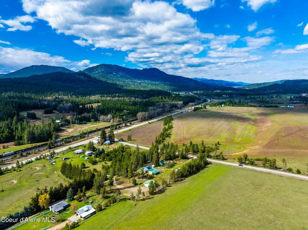 114 Bayview Road Athol ID 83801