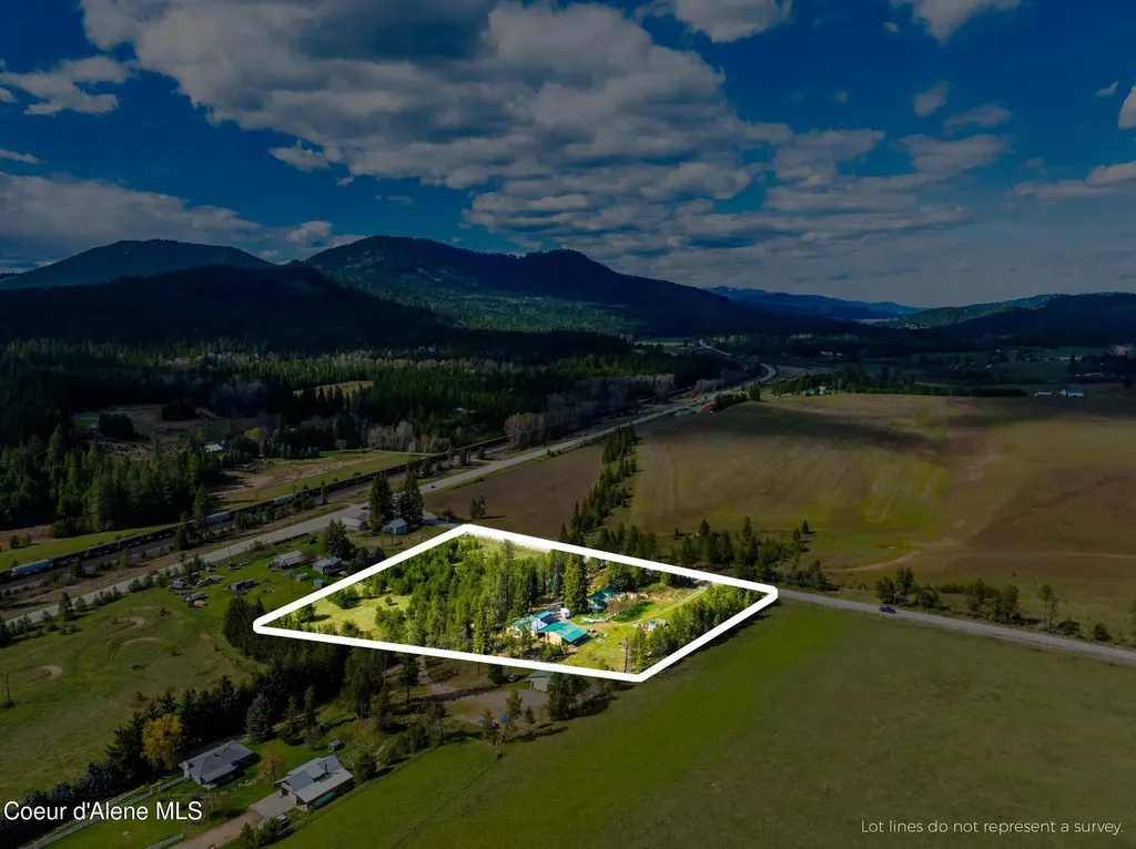 114 Bayview Road Athol ID 83801