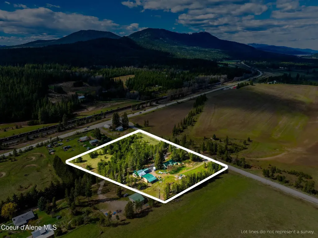 114 Bayview Road Athol ID 83801