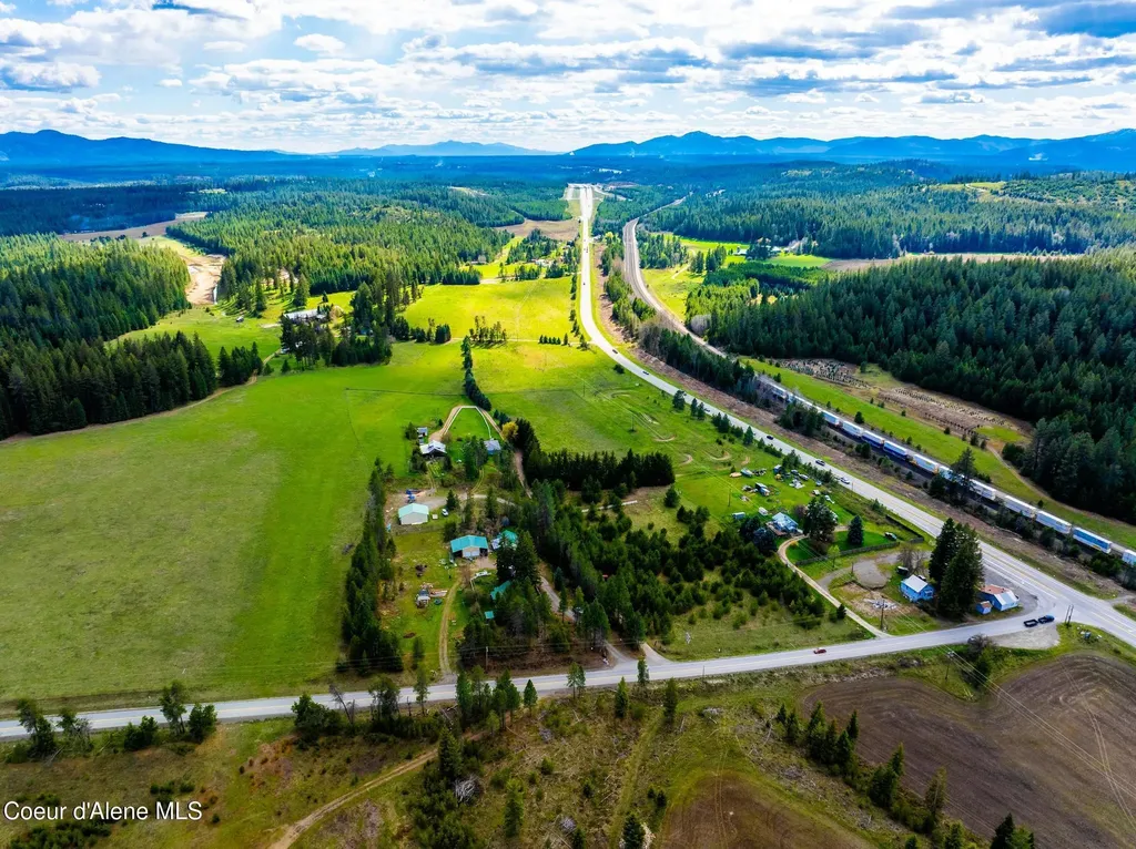 114 Bayview Road Athol ID 83801