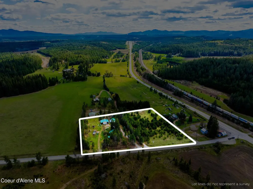 114 Bayview Road Athol ID 83801