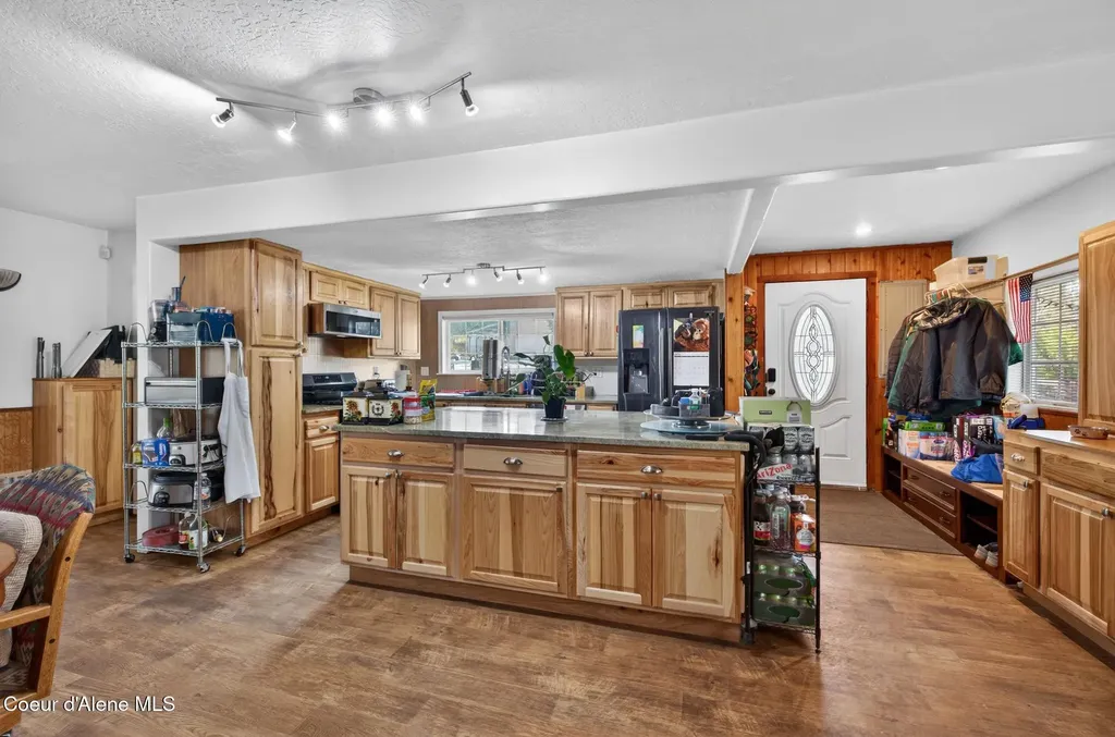 114 Bayview Road Athol ID 83801