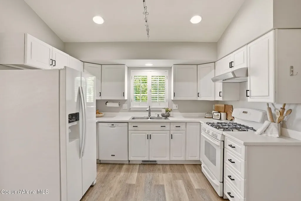 1906 Arbor Way Sandpoint ID 83864