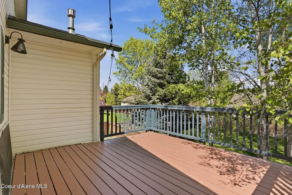 1906 Arbor Way Sandpoint ID 83864