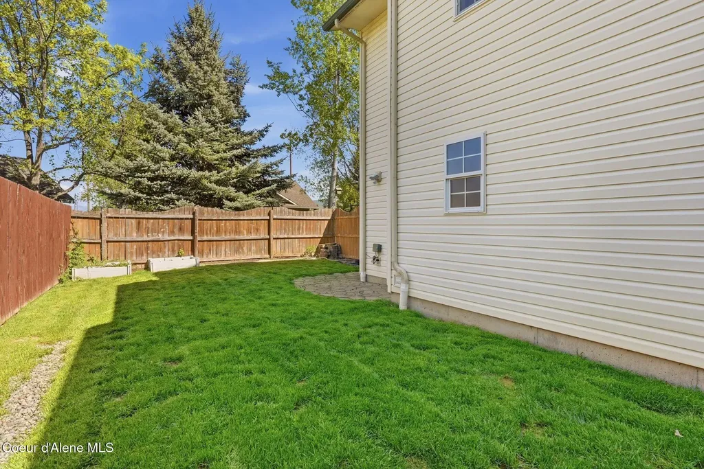 1906 Arbor Way Sandpoint ID 83864