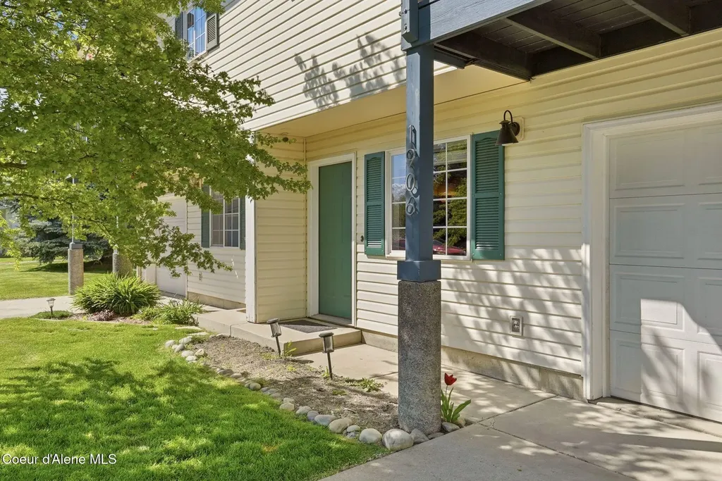 1906 Arbor Way Sandpoint ID 83864
