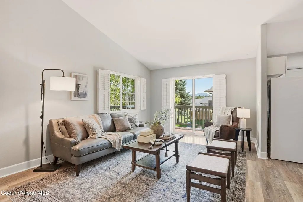 1906 Arbor Way Sandpoint ID 83864
