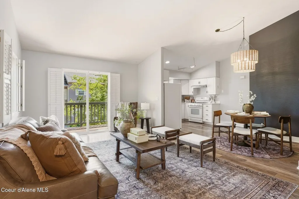 1906 Arbor Way Sandpoint ID 83864