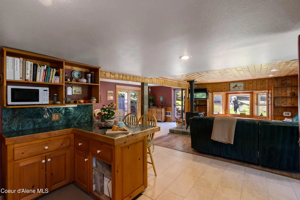 202 W Fry Creek Road Sagle ID 83860