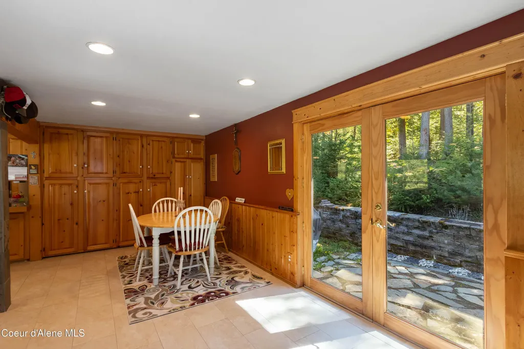 202 W Fry Creek Road Sagle ID 83860