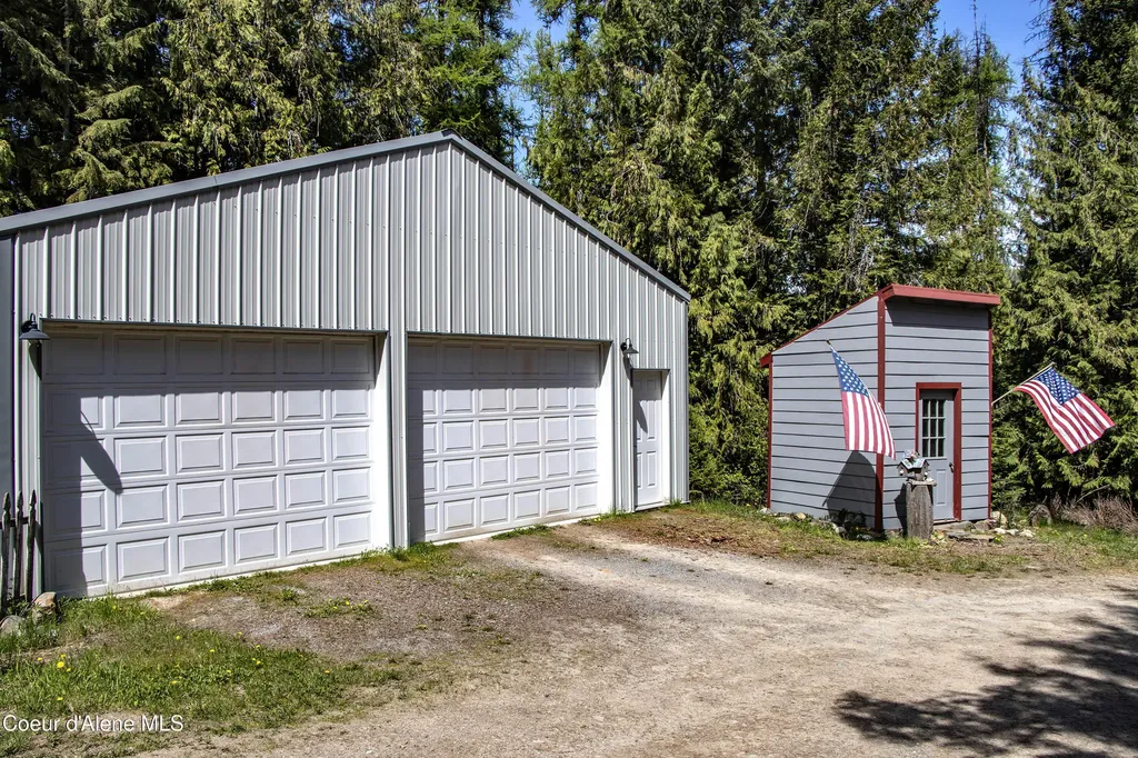 202 W Fry Creek Road Sagle ID 83860