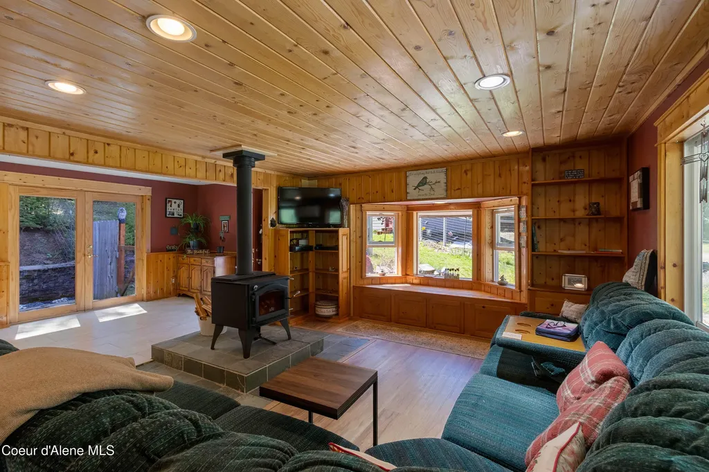 202 W Fry Creek Road Sagle ID 83860
