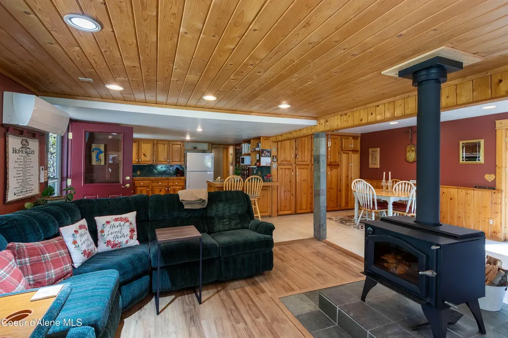 202 W Fry Creek Road Sagle ID 83860
