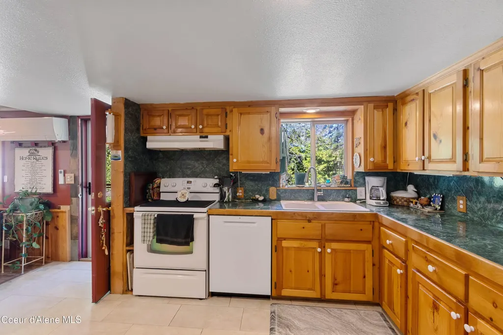 202 Fry Creek Road Sagle ID 83860