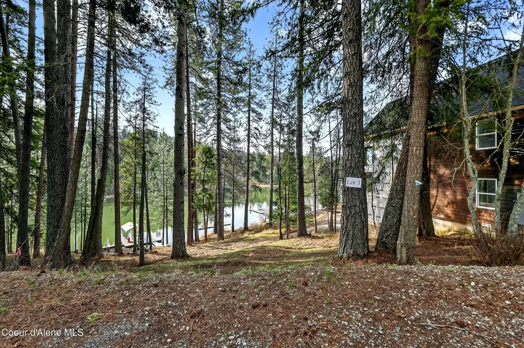 N Waters Edge Court Hayden Lake ID 83835