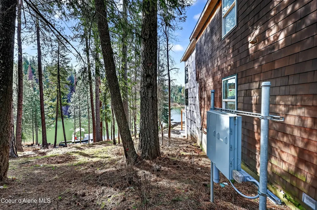 N Waters Edge Court Hayden Lake ID 83835