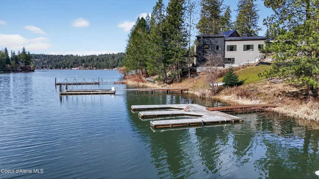 N Waters Edge Court Hayden Lake ID 83835
