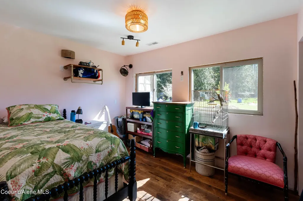 478165 Highway 95 Ponderay ID 83852