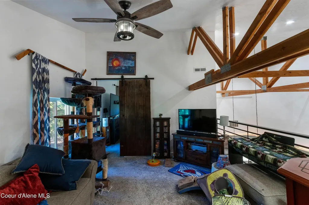 478165 Highway 95 Ponderay ID 83852
