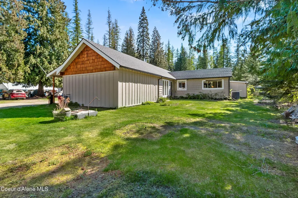 478165 Highway 95 Ponderay ID 83852