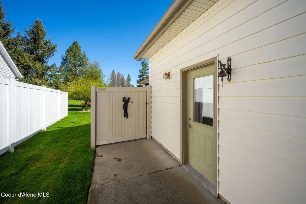 5247 W Broken Tee Road Rathdrum ID 83858