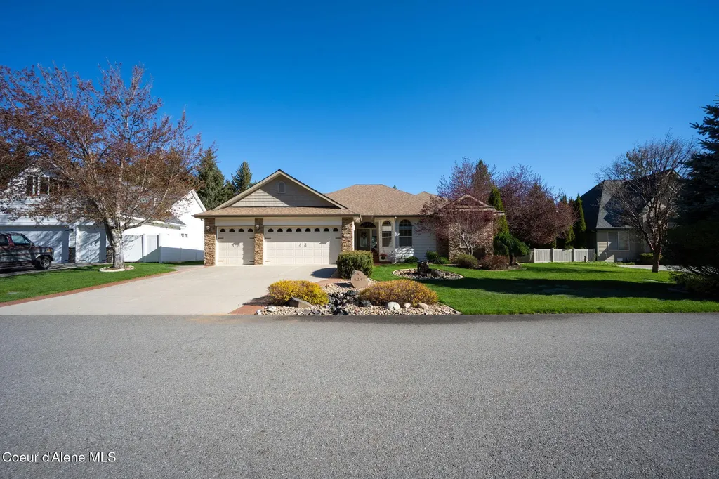 5247 W Broken Tee Road Rathdrum ID 83858