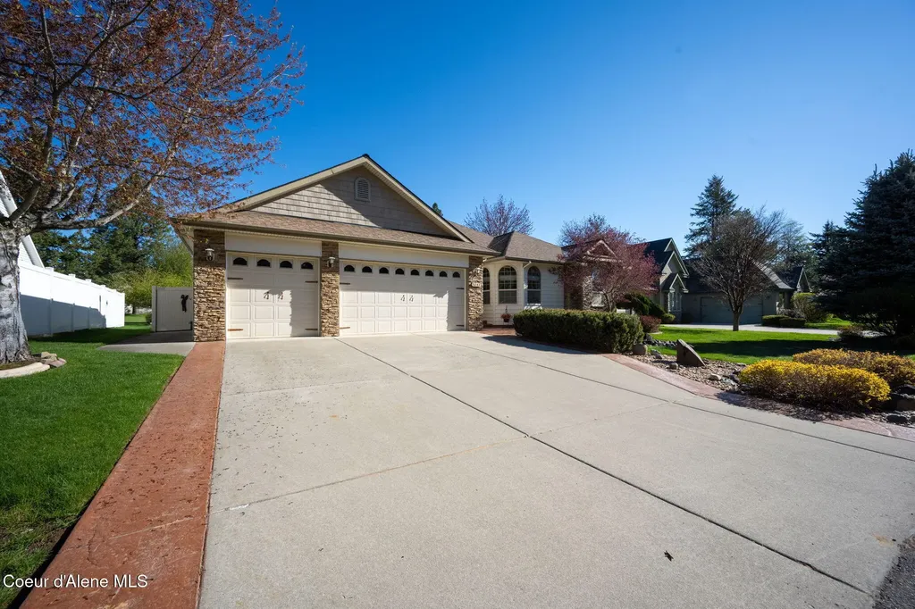 5247 W Broken Tee Road Rathdrum ID 83858