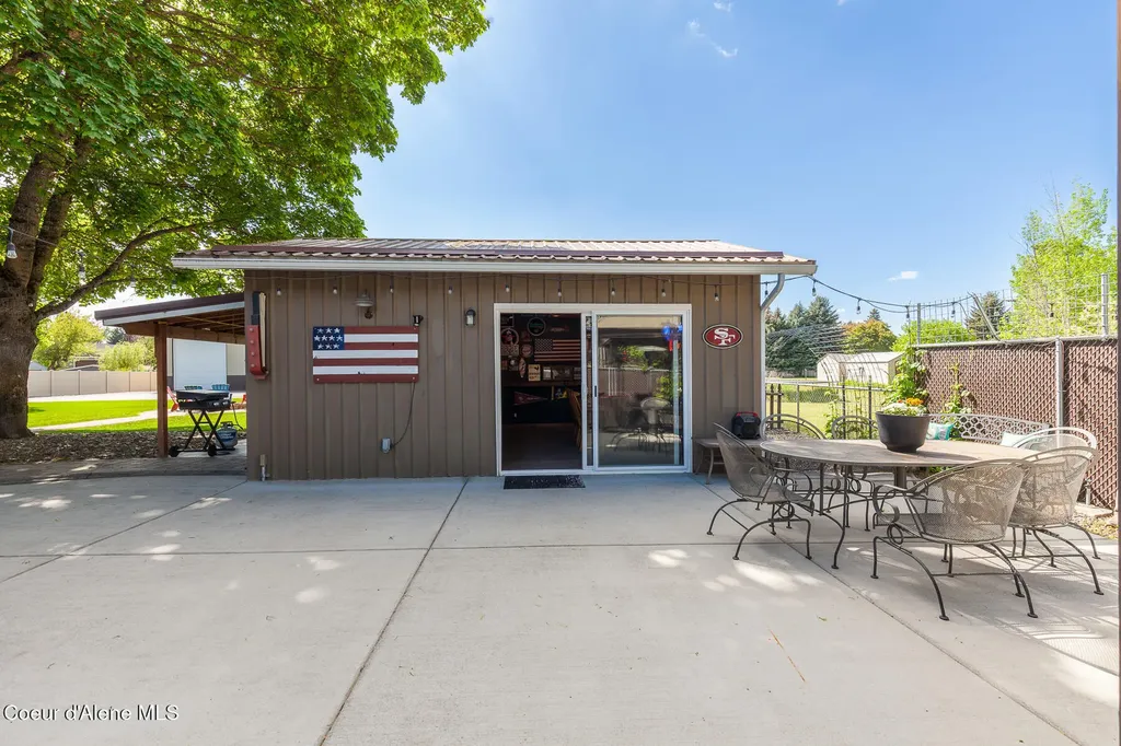 5903 N Davenport Street Dalton Gardens ID 83815