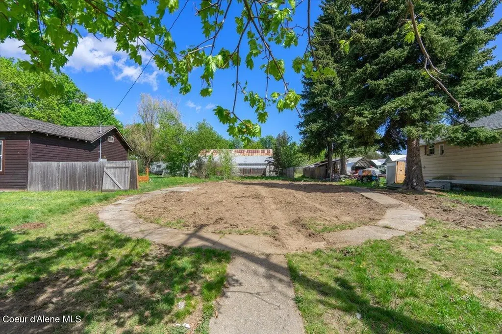 32380 2nd Avenue Spirit Lake ID 83869
