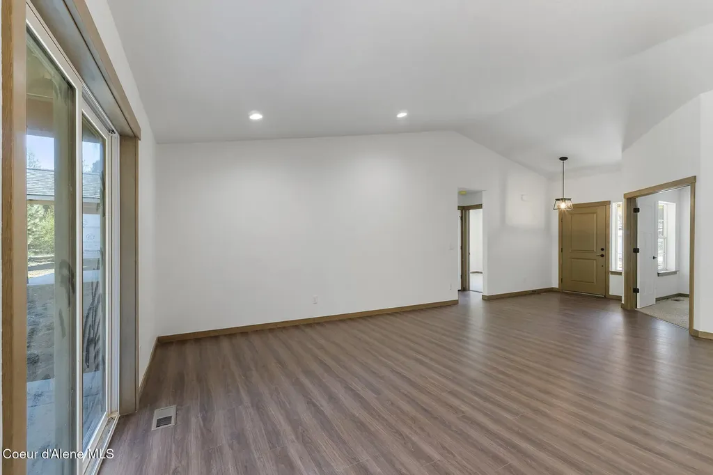 866 E Valley Street S Oldtown ID 83822