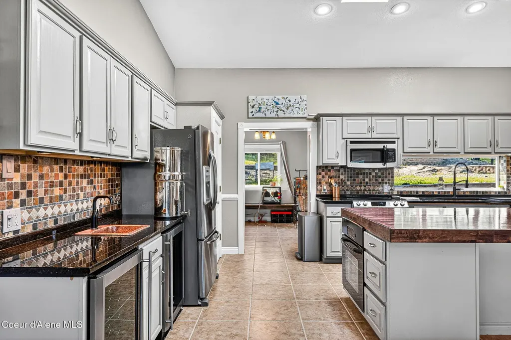 18341 W Highway 53 Rathdrum ID 83858