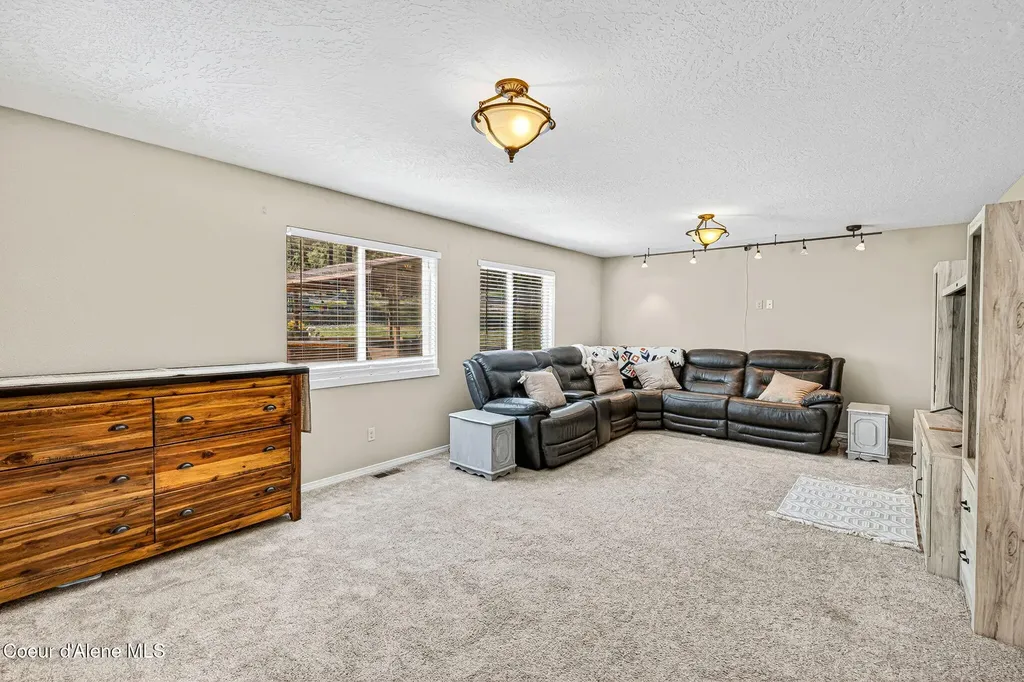 18341 W Highway 53 Rathdrum ID 83858