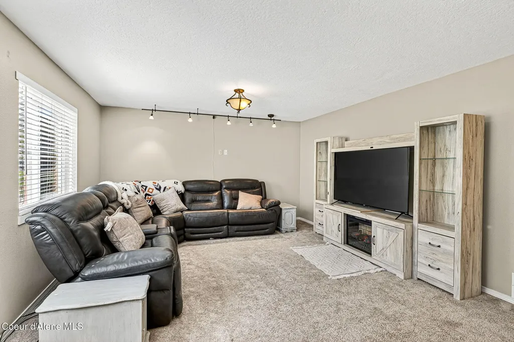 18341 W Highway 53 Rathdrum ID 83858