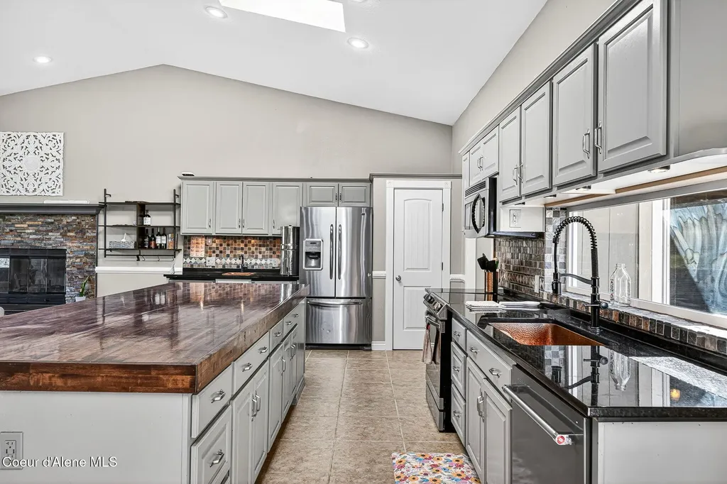 18341 W Highway 53 Rathdrum ID 83858