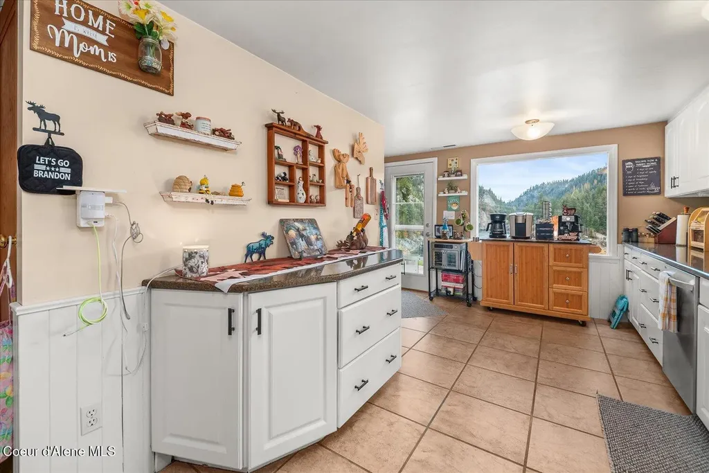 105 Lehigh Avenue Metaline Falls WA 99153