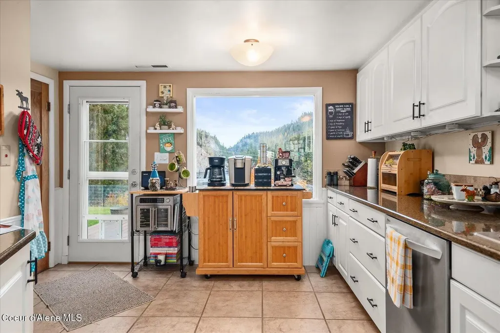 105 Lehigh Avenue Metaline Falls WA 99153