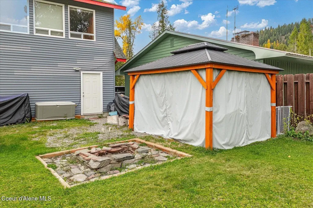 105 Lehigh Avenue Metaline Falls WA 99153