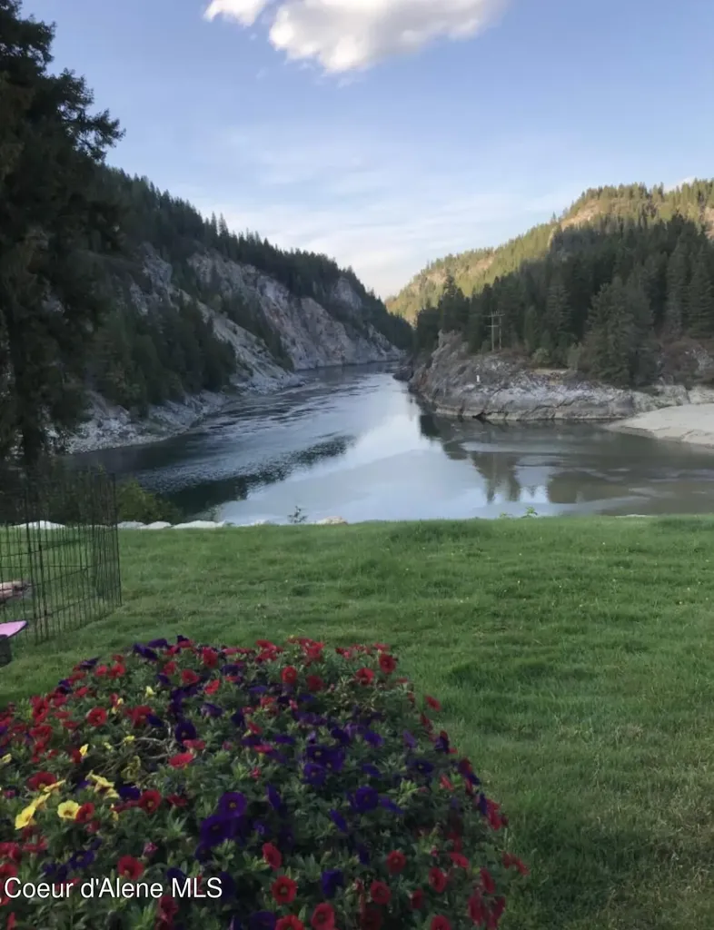 105 Lehigh Avenue Metaline Falls WA 99153