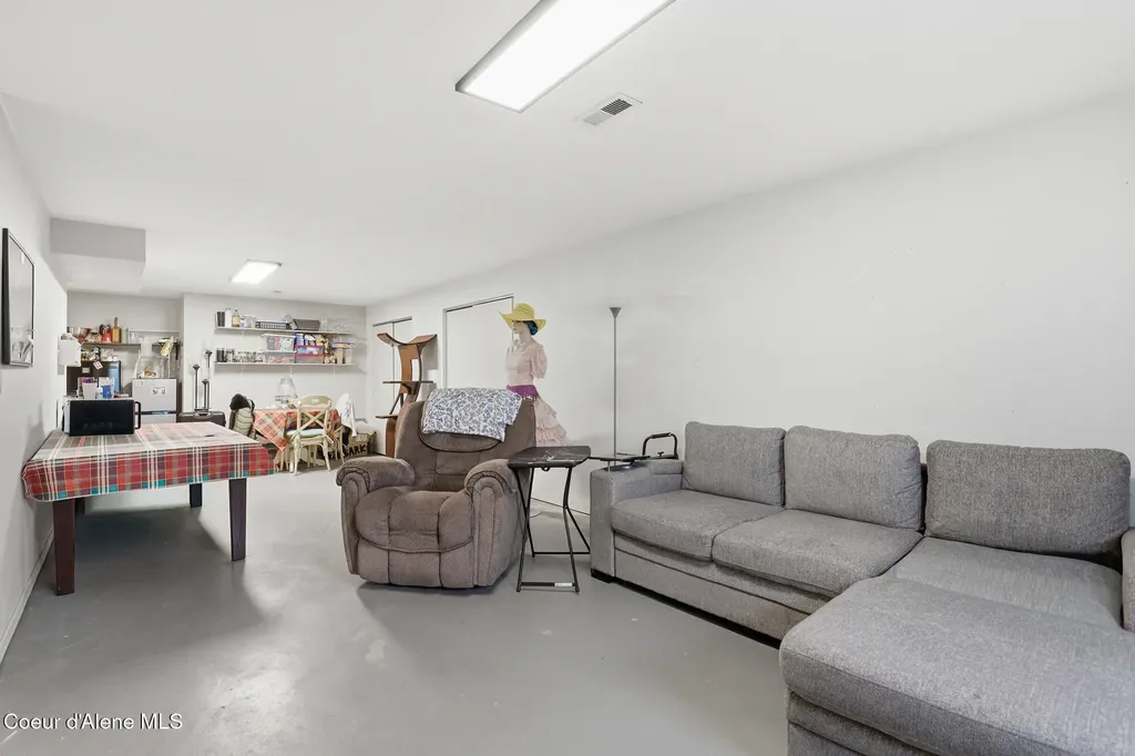 10957 N Danielle Road Hayden ID 83835