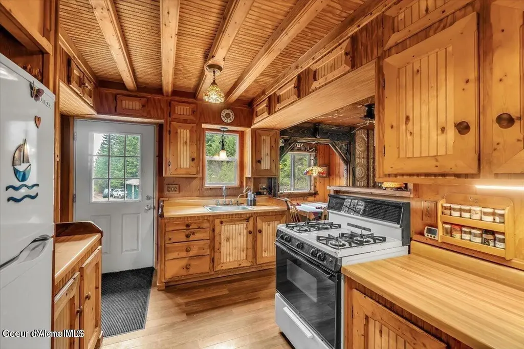 348 Spyglass Hill Road Careywood ID 83809