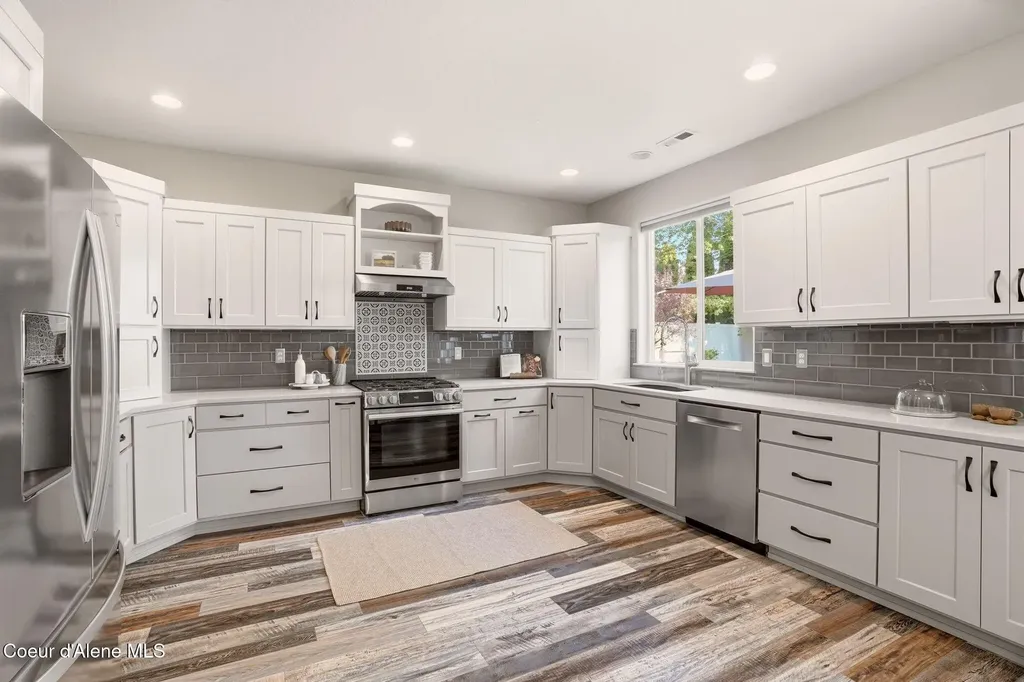 2548 W Blackberry Loop Hayden ID 83835