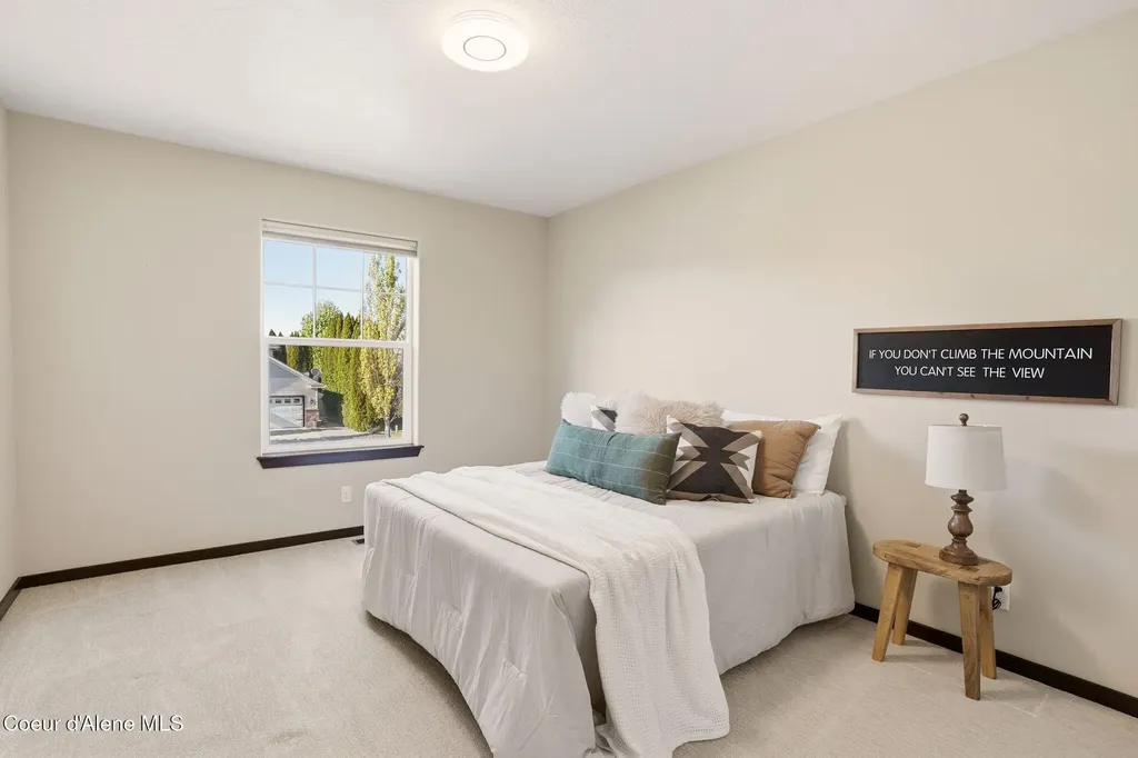2548 W Blackberry Loop Hayden ID 83835
