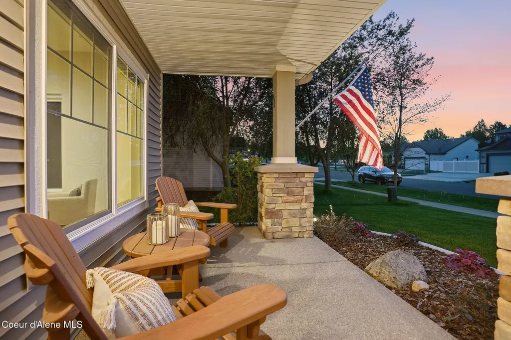 2548 W Blackberry Loop Hayden ID 83835