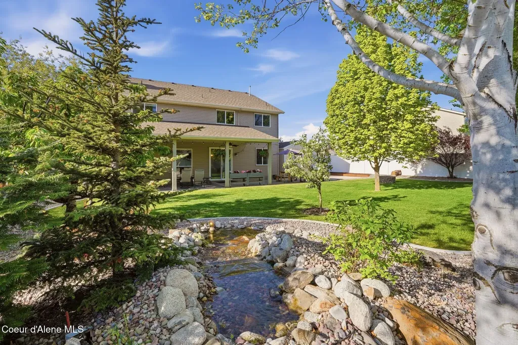 2548 W Blackberry Loop Hayden ID 83835