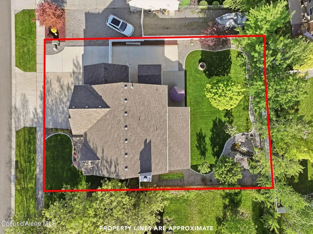 2548 W Blackberry Loop Hayden ID 83835